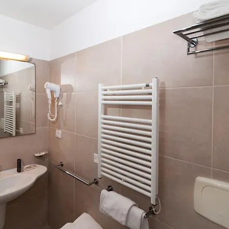 Apartment T2 *